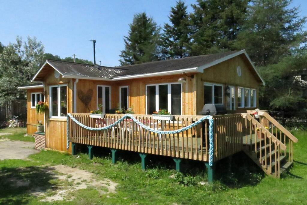 La Maison Du Capitaine Tadoussac Eksteriør bilde